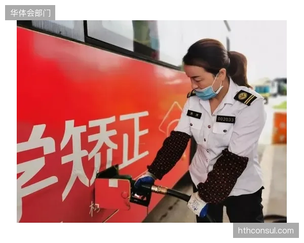 两秒内拔枪卸胎流程拉开前车四分之一秒领先差